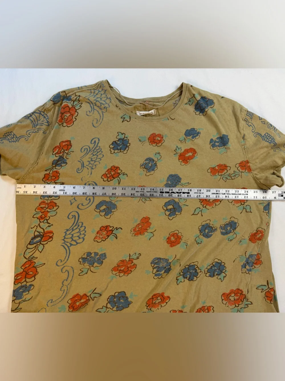 We The Free Nina Boheme Olive Short Sleeve Oversized Tee with Floral Print Large - Picture 6 of 9